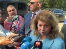 Стилиян Петров подари специален подарък на Илияна Йотова преди "Мача на Надеждата"