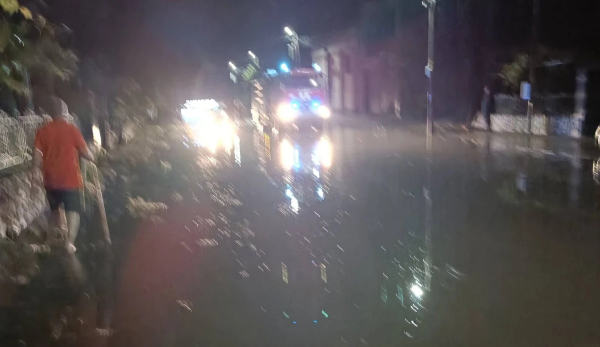Село на 9 километра от Пловдив под вода