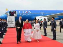 Папа Лъв XIV пристигна в Испания за едноседмична историческа визита