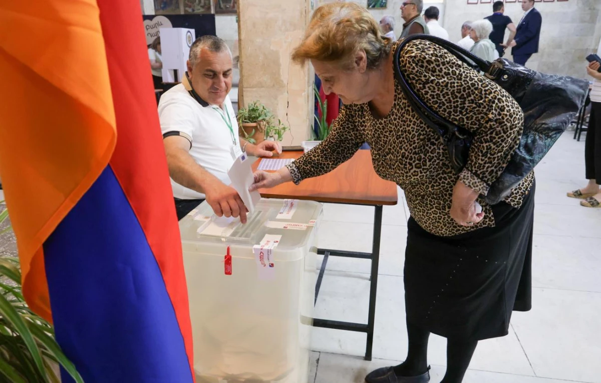 Избирателната активност на парламентарните избори в Армения към 17 00