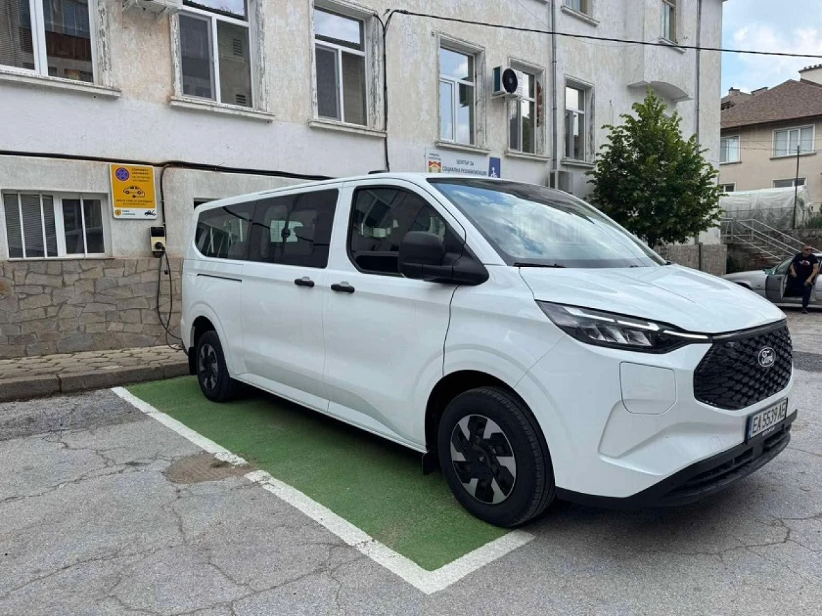 Община Златоград закупи нов електрически автомобил за подпомагане дейността на