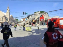 Броят на загиналите след серията от земетресения във Филипините расте