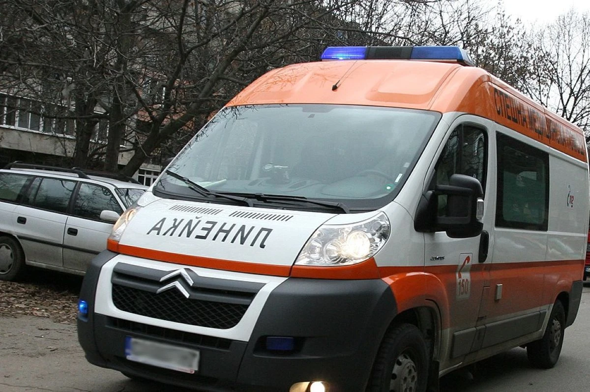 74 годишен мъж е бил намерен мъртъв пред жилищен блок
