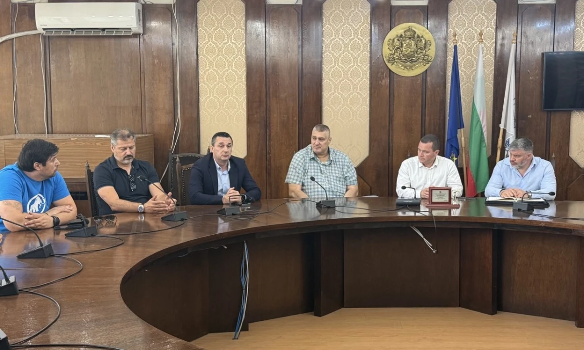 Развитието на волейбола в Русе обсъдиха днес на среща в
