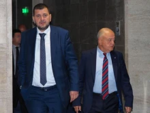 Данчо Иванов срещу Радан Кънев? Това не е състезание, а жанрово объркване