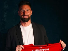 Оливие Жиру ще играе в Лил и след чукването на 40