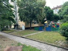 Започна благоустрояване на междублоковото пространство зад миньорските блокове в Благоевград