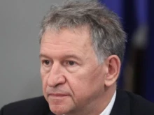 Защо изчезват лекарствата от аптеките? Кацаров посочи виновника