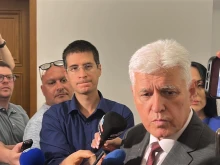 Военният министър: 13 пакета са предоставени от МО към Украйна - стига толкова!