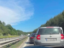 Огромно задръстване затруднява движението по АМ "Тракия"