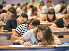 Зрелостниците в Пловдив се изплашиха от физиката