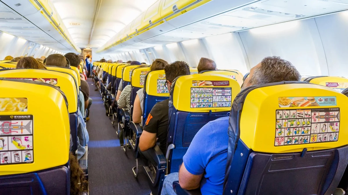 Британските власти разследват ирландската авиокомпания Ryanair за практиката да таксуват
