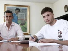 Левски привлече младежки национал