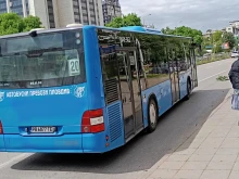 Шофьор в Пловдив не пуска пътници от задната врата, иска да контролира гратисчиите