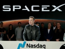 Акциите на SpaceX скочиха с 19 процента след излизането им на пазара