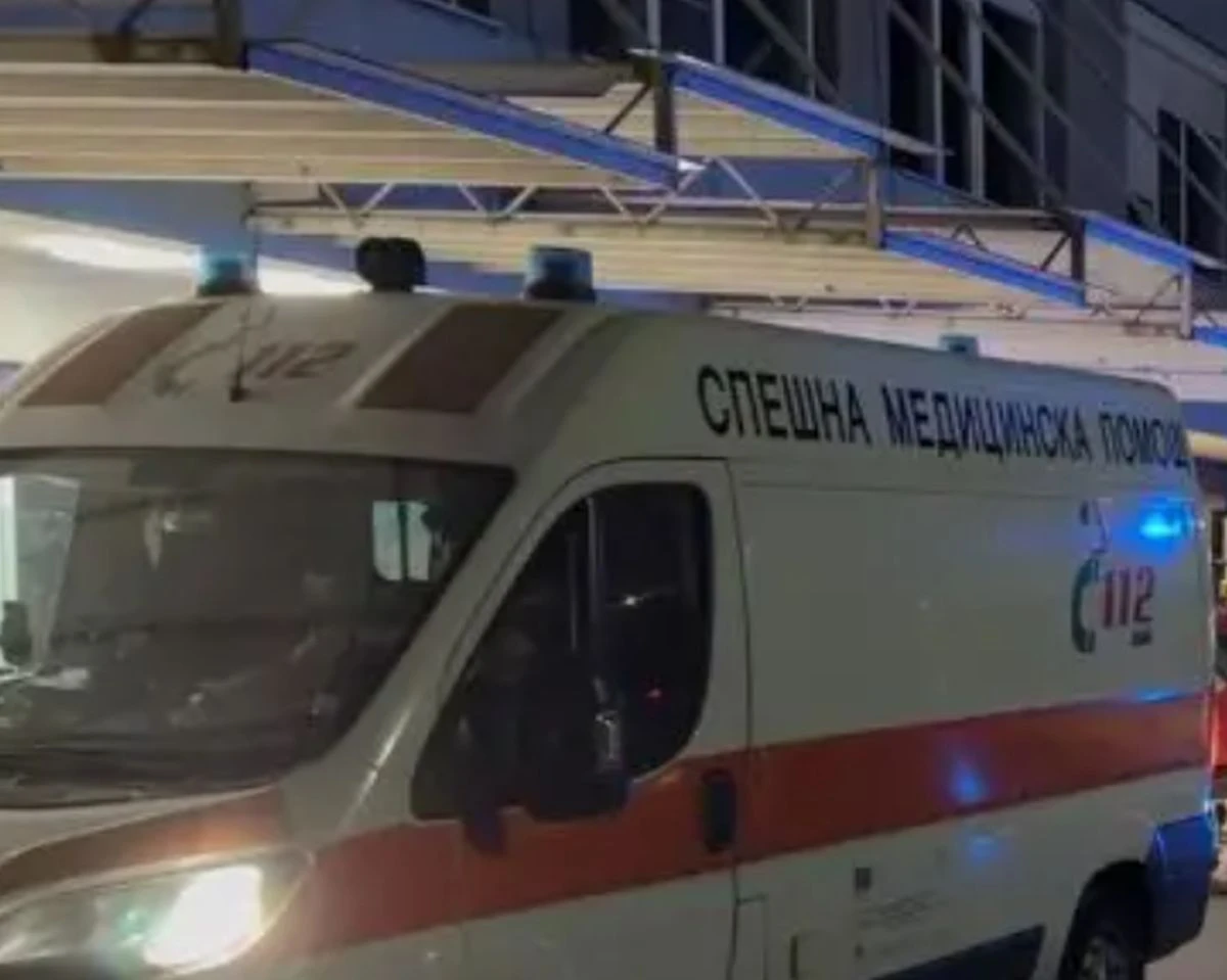 33 мигранти са били открити в бус край Бургас Четирима