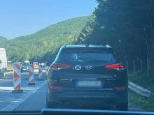 Огромни задръствания затрудняват движението на АМ "Тракия", шофьорите чакат с часове