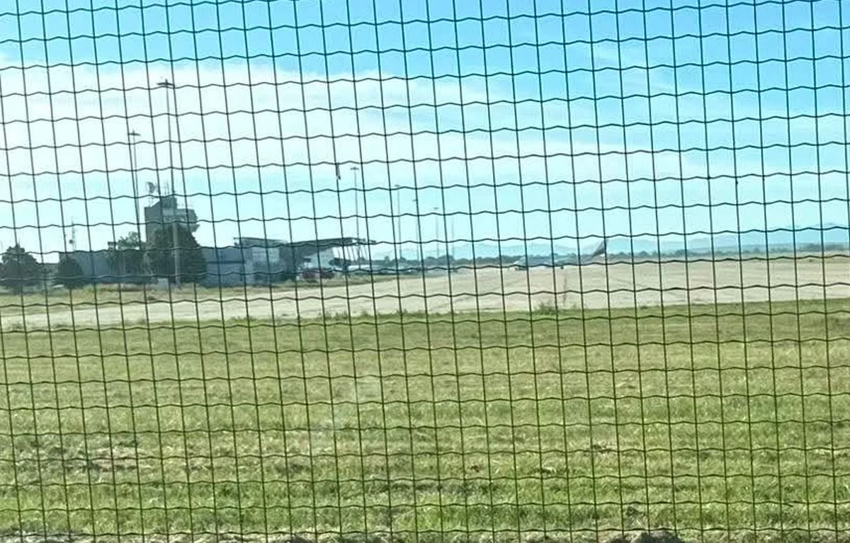 Самолет кацна извънредно на летище "Пловдив"