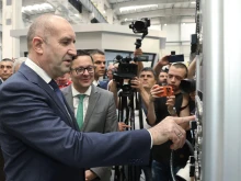 Румен Радев: Инвестицията в "Алкомет" е символ на икономическото сътрудничество