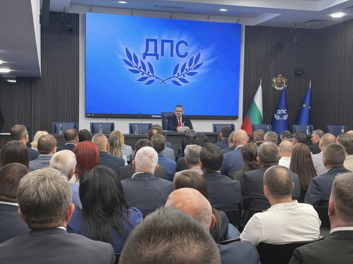 Лидерът на ДПС направи промени в структурата и състава на