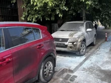 ДБ след палежа на коли пред българското посолство в Скопие: Вандалският акт стана възможен заради ескалацията на антибългарската реторика на официалните власти в Северна Македония