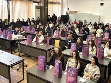 Благотворителна кампания помага на 100 жени с безплатни хормонални изследвания