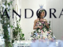 Pandora отбелязва 15 години в България с имерсивна инсталация "Най-ценният подарък си ти"