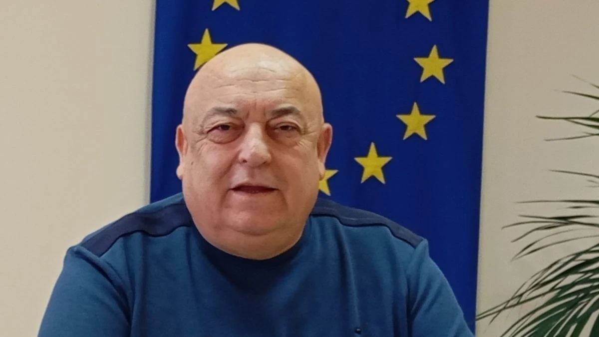 Отмененое е решението за отстраняването на кметът на Лом Цветан