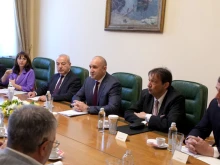 Румен Радев: Правителството предприема действия за стабилизиране на държавата, но същевременно трябва спешно да се справи с натрупани през годините проблеми