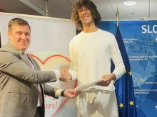 Американски център на Лос Анджелис Лейкърс получи словенски паспорт