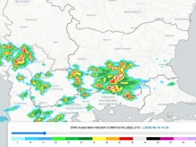 Буря приближава към Пловдив: Очакват се интензивни порои и градушки в близките часове