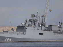 Руски военен кораб стреля предупредително по британска яхта