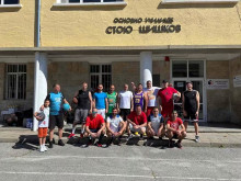ОУ "Стою Шишков" в Смолян получи дарение от баскетболни кошове и топки