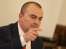 Министър Абровски: Няма извиване на ръцете на производителите, има контрол