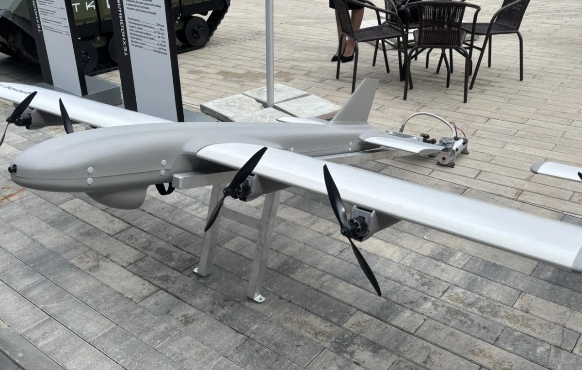 Граждански версии на руски дронове с фиксирано крило FPV Молния