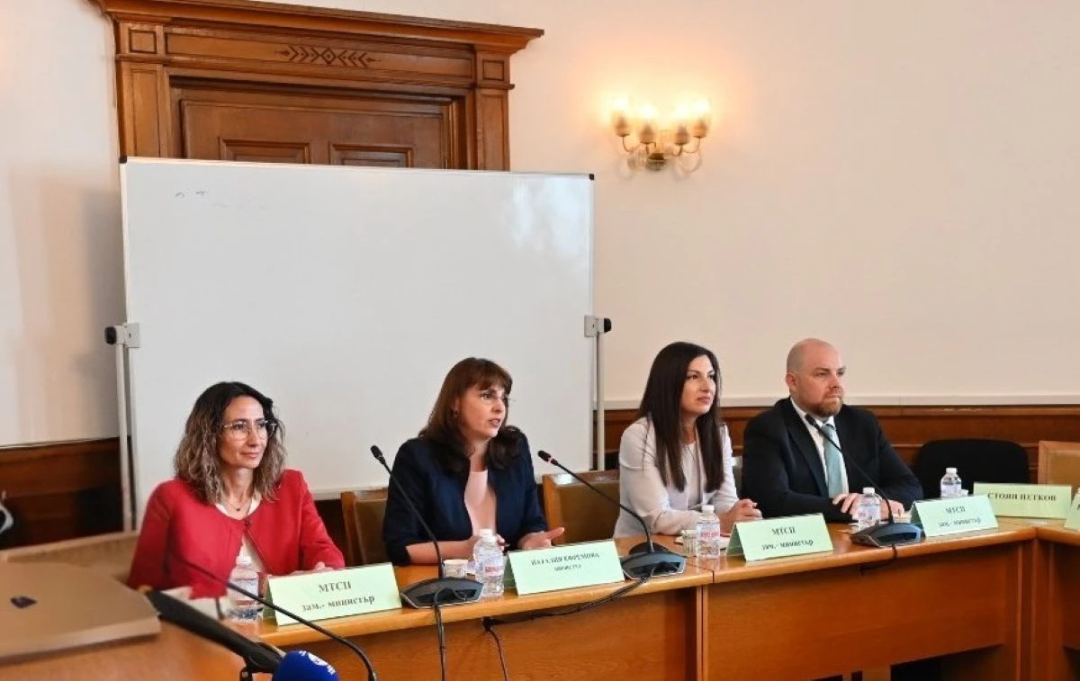 Подкрепата за децата и семействата модернизацията на пазара на труда