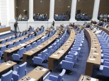 Заплатата на един депутат може да достигне до 10 000 евро на месец