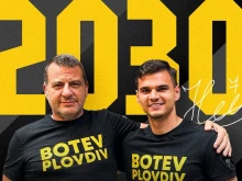 Ботев Пловдив подписа нов договор с Никола Илиев