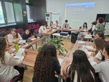 Библиотеката в Смолян отбеляза празника на града с ученическа викторина