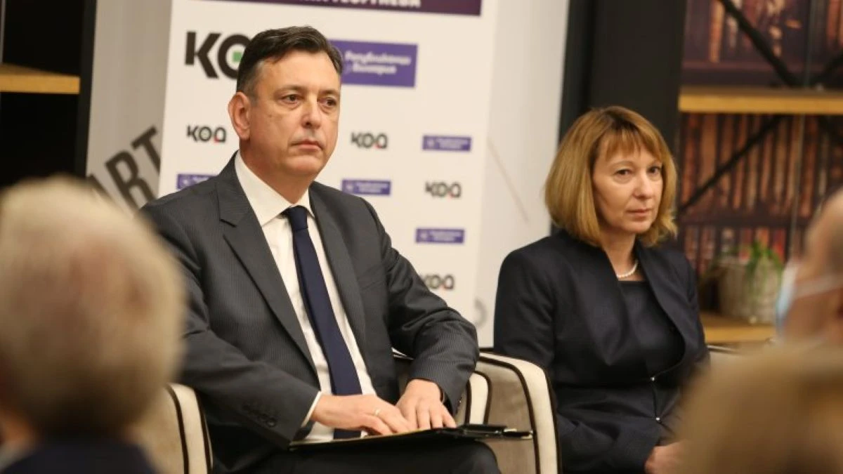 След като толкова гръмогласно защитава човек който отдавна показа пред