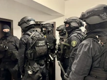 ГДБОП и румънските власти разбиха трансгранична мрежа за клониране на карти за гориво