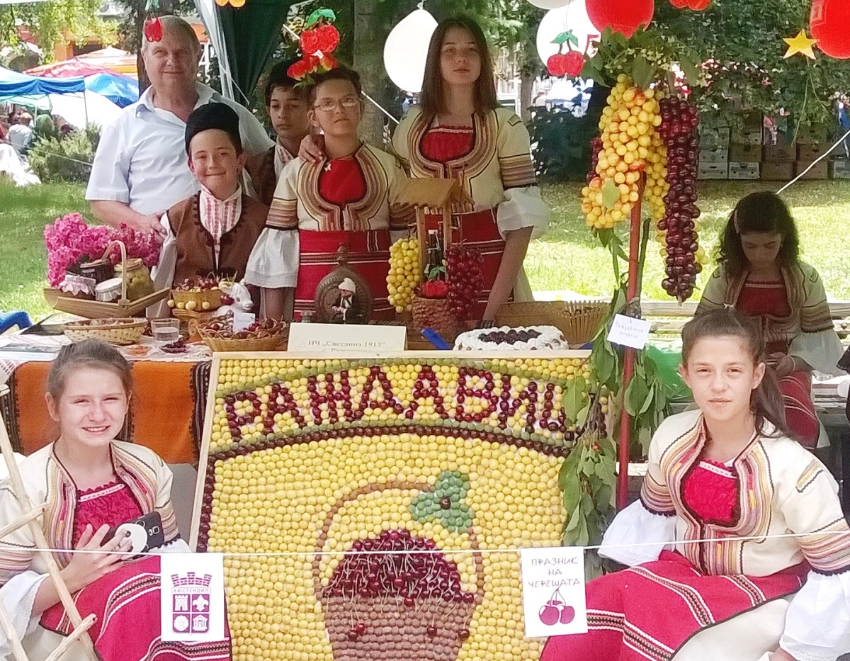 Днес от 17 30 часа официално се открива инициативата Черешово