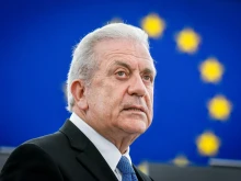 Издадена е заповед за арест на бившия еврокомисар Аврамопулос във връзка със скандала "Катаргейт"