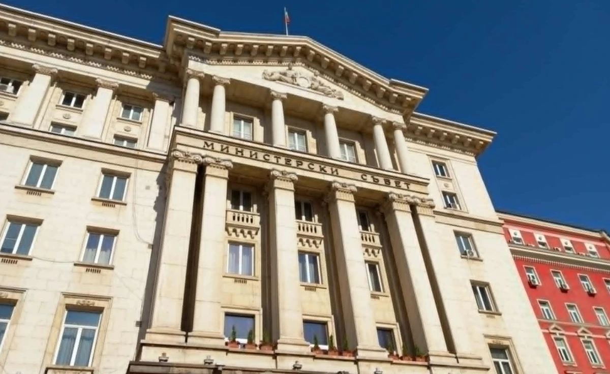 Правителство работодатели и синдикати сядат на една маса днес Темите