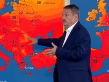 Жега до 40 градуса в Европа и обрат у нас: Къде в България се очакват гръмотевични бури и градушки