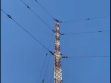 Опасно: Деца от Шумен вдигнаха полицията на крак след като се покатериха на 100-метров стълб заради селфи