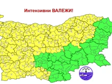 21 от общо 28 области са с предупреждение за опасно време утре