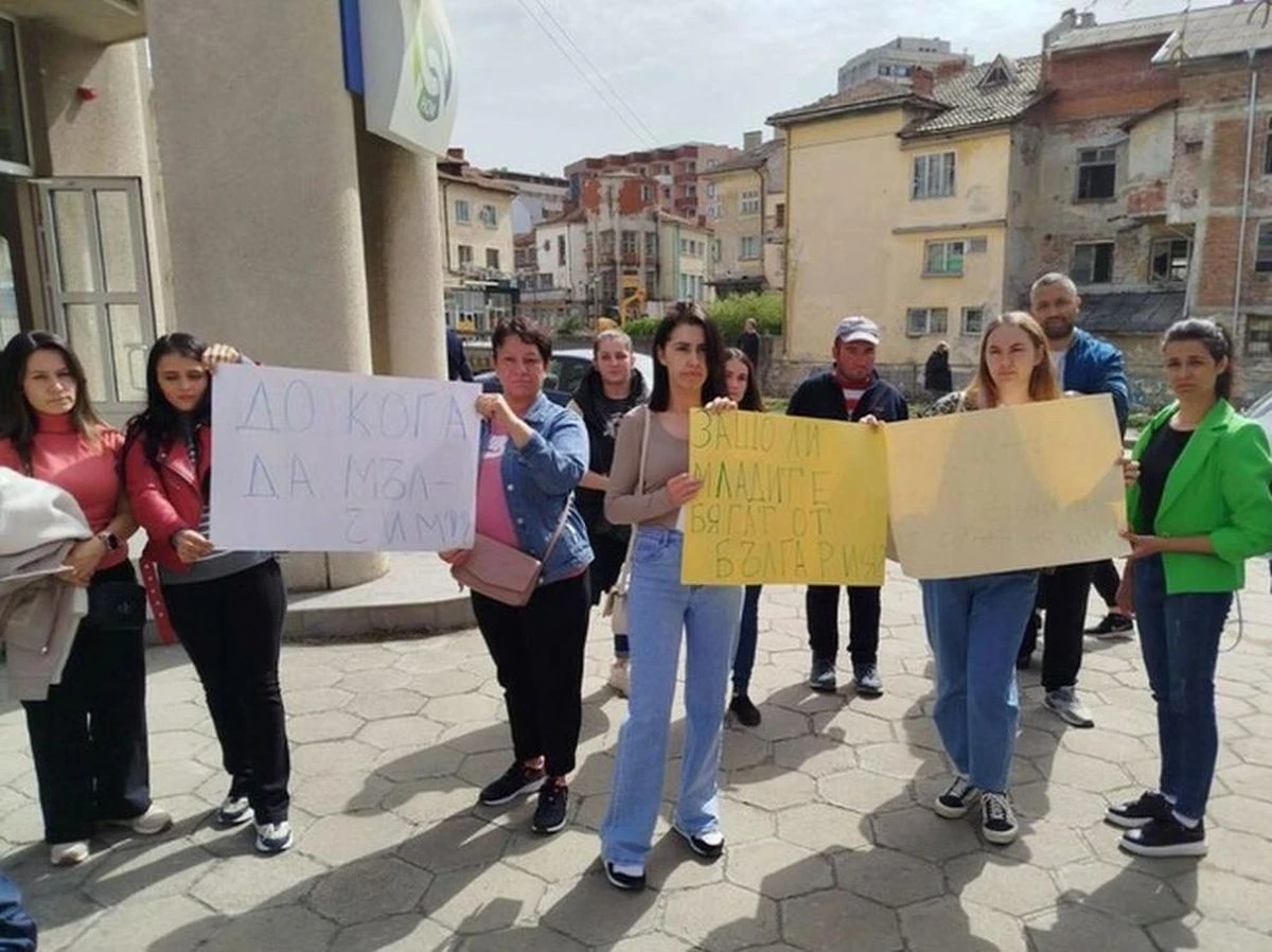 Родителските грижи и майчинството не искат милостиня а достойни условия