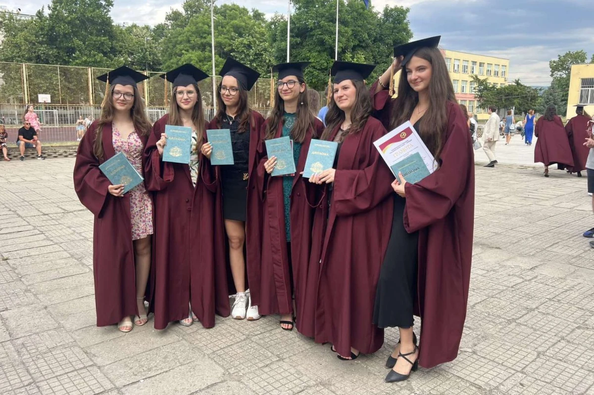 53-ят випуск на Математическата гимназия завърши с впечатляващи резултати