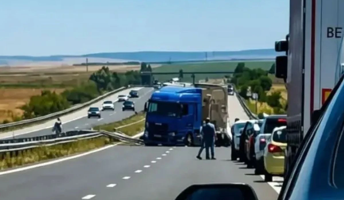 Към момента тече процедура по привличане на водача на камиона